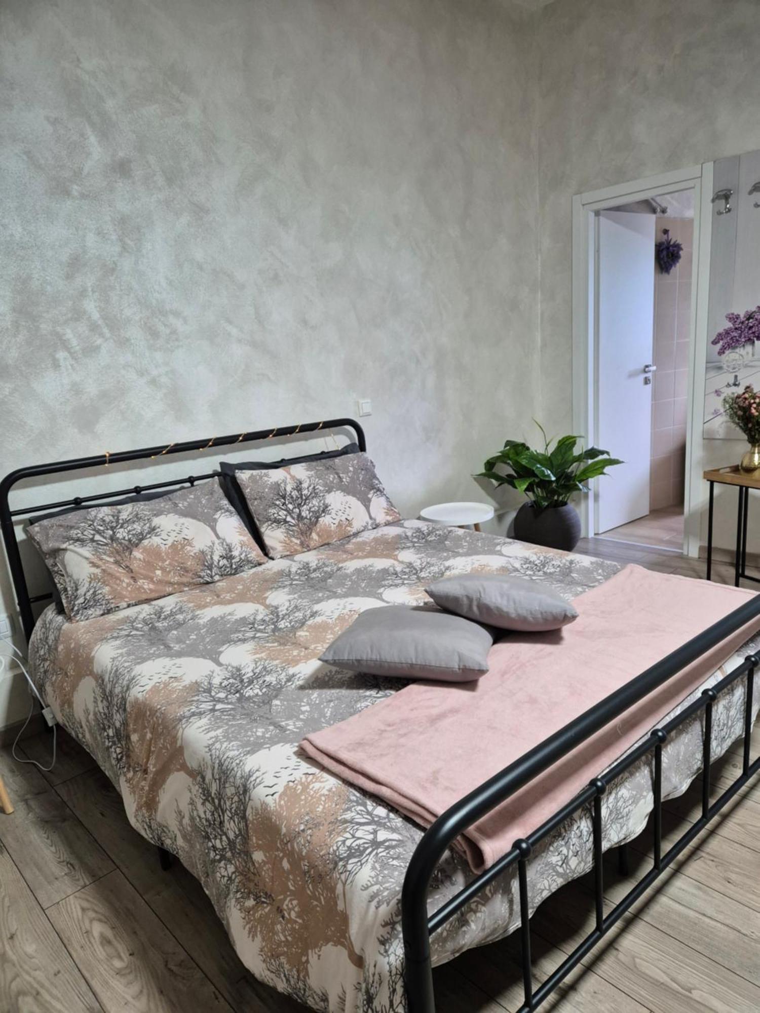 Casa Bat Apartment Mantello Room photo